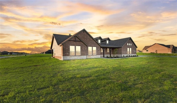 3114 White Oak Road, Oak Ridge, TX 75161, 4 Habitaciones Habitaciones , ,2 BañosBaños,Residential,En Venta,3114 White Oak Road,20842315