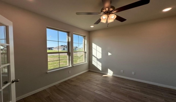 3105 White Oak Road, Oak Ridge, TX 75161, 3 Habitaciones Habitaciones , ,2 BañosBaños,Residential,En Venta,3105 White Oak Road,20842328