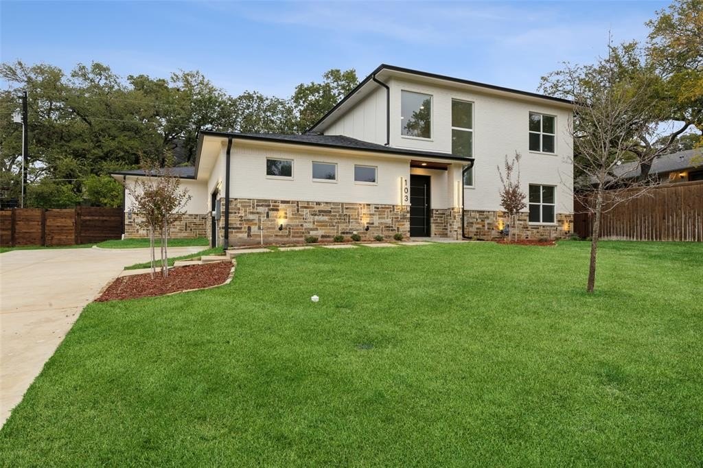 103 Brookdale Drive, Highland Village, TX 75077, 4 Bedrooms Bedrooms, ,3 BathroomsBathrooms,Residential,For Sale,103 Brookdale Drive,20842596