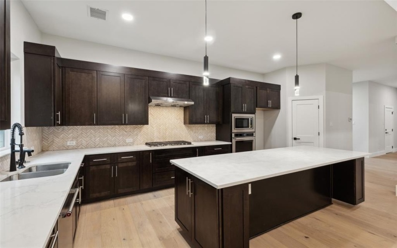 103 Brookdale Drive, Highland Village, TX 75077, 4 Bedrooms Bedrooms, ,3 BathroomsBathrooms,Residential,For Sale,103 Brookdale Drive,20842596