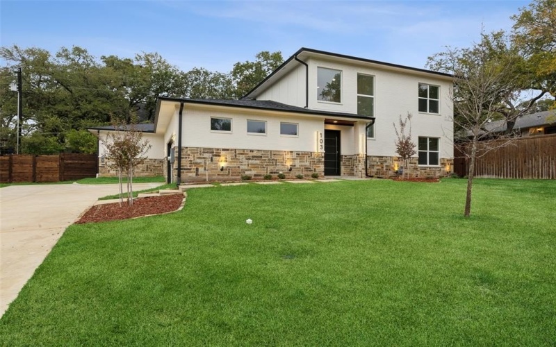 103 Brookdale Drive, Highland Village, TX 75077, 4 Bedrooms Bedrooms, ,3 BathroomsBathrooms,Residential,For Sale,103 Brookdale Drive,20842596