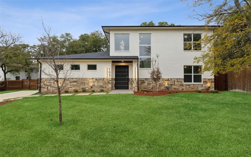 103 Brookdale Drive, Highland Village, TX 75077, 4 Bedrooms Bedrooms, ,3 BathroomsBathrooms,Residential,For Sale,103 Brookdale Drive,20842596