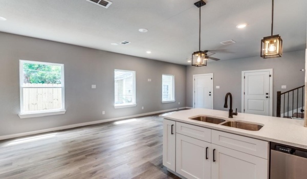 5118 Locke Avenue, Fort Worth, TX 76107, 3 Bedrooms Bedrooms, ,2 BathroomsBathrooms,Residential Lease,For Rent,5118 Locke Avenue,20842848