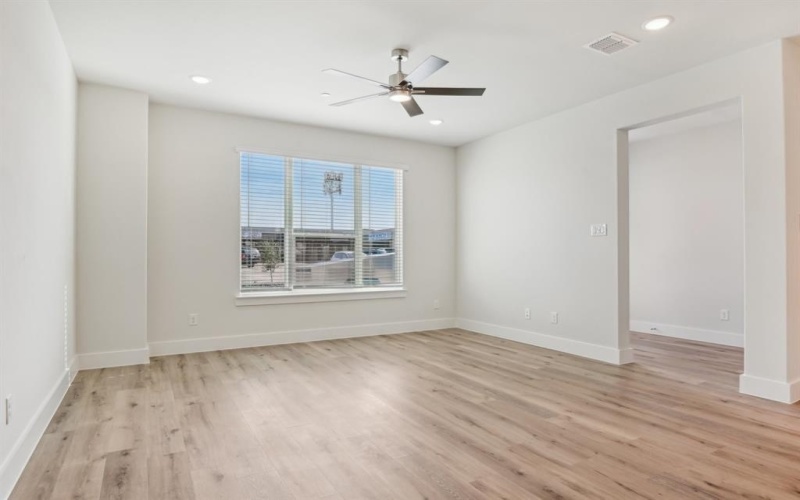 16 Red Hawk Drive, Farmers Branch, TX 75234, 3 Bedrooms Bedrooms, ,2 BathroomsBathrooms,Residential Lease,For Rent,16 Red Hawk Drive,20842921
