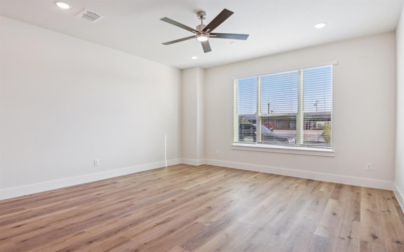 16 Red Hawk Drive, Farmers Branch, TX 75234, 3 Bedrooms Bedrooms, ,2 BathroomsBathrooms,Residential Lease,For Rent,16 Red Hawk Drive,20842921