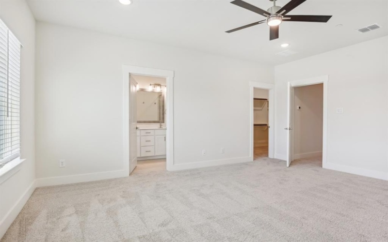 16 Red Hawk Drive, Farmers Branch, TX 75234, 3 Bedrooms Bedrooms, ,2 BathroomsBathrooms,Residential Lease,For Rent,16 Red Hawk Drive,20842921