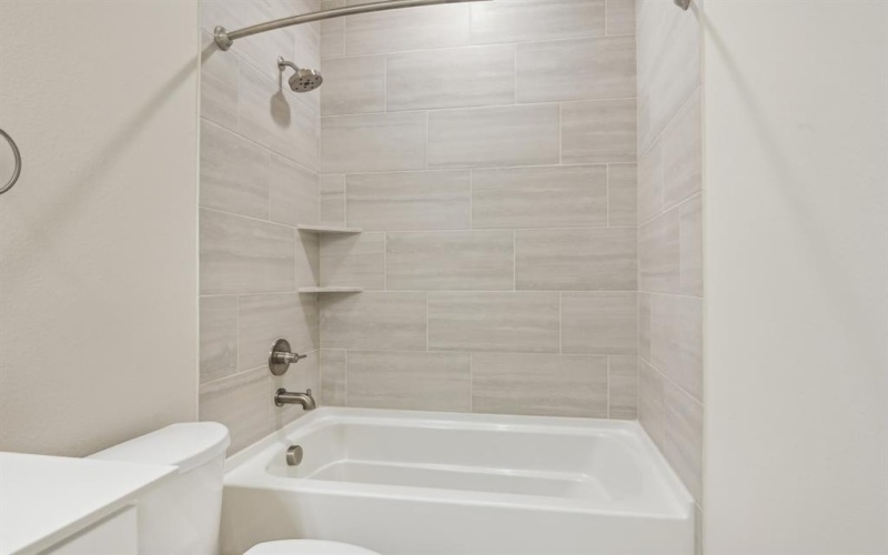 16 Red Hawk Drive, Farmers Branch, TX 75234, 3 Bedrooms Bedrooms, ,2 BathroomsBathrooms,Residential Lease,For Rent,16 Red Hawk Drive,20842921