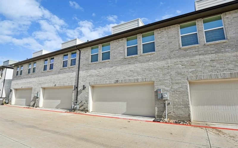 16 Red Hawk Drive, Farmers Branch, TX 75234, 3 Bedrooms Bedrooms, ,2 BathroomsBathrooms,Residential Lease,For Rent,16 Red Hawk Drive,20842921