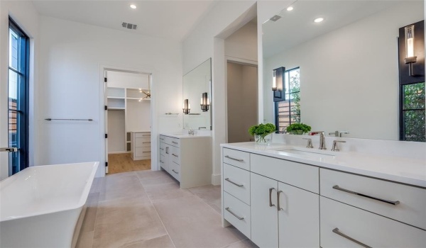 7706 Chatsworth Place, Dallas, TX 75230, 4 Bedrooms Bedrooms, ,5 BathroomsBathrooms,Residential,For Sale,7706 Chatsworth Place,20843214