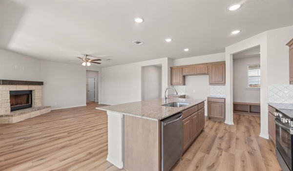 2432 Blackjack Oak Road, Oak Ridge, TX 75161, 4 Habitaciones Habitaciones , ,2 BañosBaños,Residential,En Venta,2432 Blackjack Oak Road,20843324