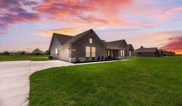 2432 Blackjack Oak Road, Oak Ridge, TX 75161, 4 Habitaciones Habitaciones , ,2 BañosBaños,Residential,En Venta,2432 Blackjack Oak Road,20843324