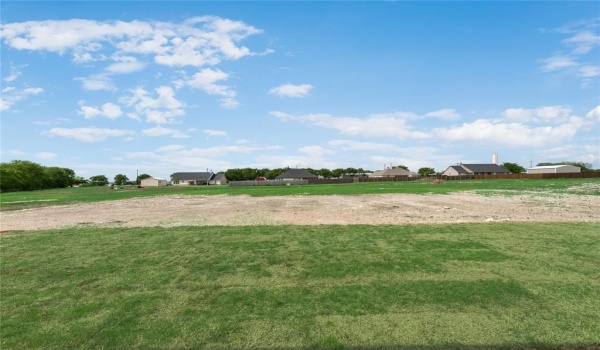 9 Louis Road, Sherman, TX 75090, 3 Bedrooms Bedrooms, ,2 BathroomsBathrooms,Residential,For Sale,9 Louis Road,20843359