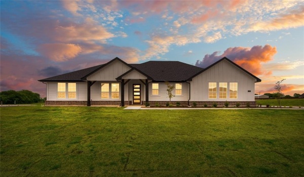 9 Louis Road, Sherman, TX 75090, 3 Bedrooms Bedrooms, ,2 BathroomsBathrooms,Residential,For Sale,9 Louis Road,20843359