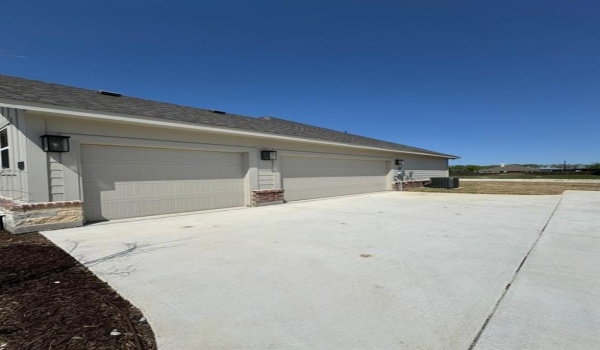 5 Louis Road, Sherman, TX 75090, 4 Bedrooms Bedrooms, ,2 BathroomsBathrooms,Residential,For Sale,5 Louis Road,20843377
