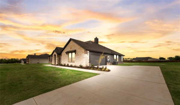 1 Louis Road, Sherman, TX 75090, 4 Bedrooms Bedrooms, ,3 BathroomsBathrooms,Residential,For Sale,1 Louis Road,20843391