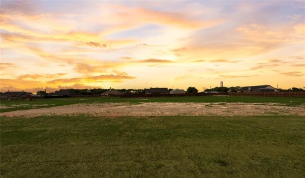1 Louis Road, Sherman, TX 75090, 4 Bedrooms Bedrooms, ,3 BathroomsBathrooms,Residential,For Sale,1 Louis Road,20843391
