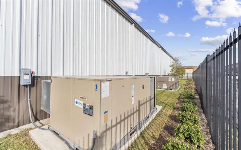 3305 Century Drive, Rowlett, TX 75088, ,Commercial Sale,En Venta,3305 Century Drive,20843398