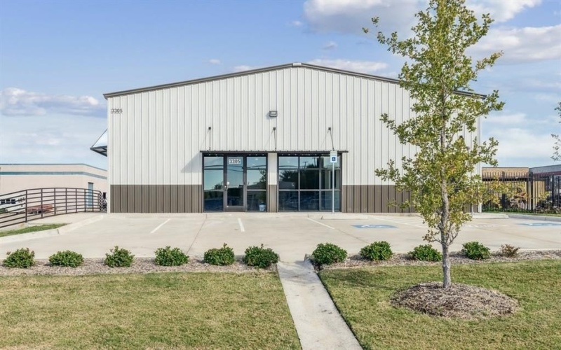 3305 Century Drive, Rowlett, TX 75088, ,Commercial Sale,En Venta,3305 Century Drive,20843398