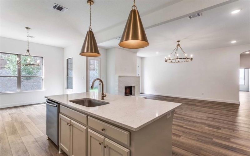 782 Sterling Drive, Benbrook, TX 76126, 3 Bedrooms Bedrooms, ,3 BathroomsBathrooms,Residential,For Sale,782 Sterling Drive,20843512