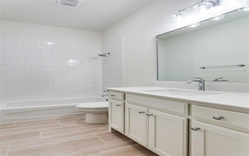 782 Sterling Drive, Benbrook, TX 76126, 3 Bedrooms Bedrooms, ,3 BathroomsBathrooms,Residential,For Sale,782 Sterling Drive,20843512