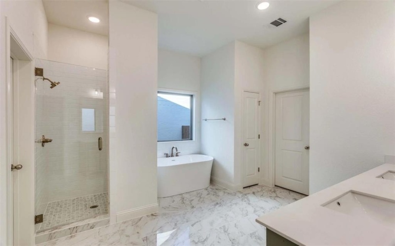 790 Sterling Drive, Benbrook, TX 76126, 4 Bedrooms Bedrooms, ,3 BathroomsBathrooms,Residential,For Sale,790 Sterling Drive,20843520
