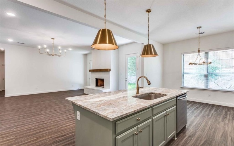 790 Sterling Drive, Benbrook, TX 76126, 4 Bedrooms Bedrooms, ,3 BathroomsBathrooms,Residential,For Sale,790 Sterling Drive,20843520