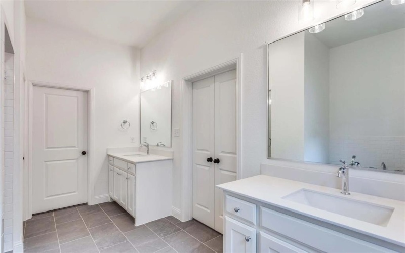 786 Sterling Drive, Benbrook, TX 76126, 4 Habitaciones Habitaciones , ,3 BañosBaños,Residential,En Venta,786 Sterling Drive,20843526