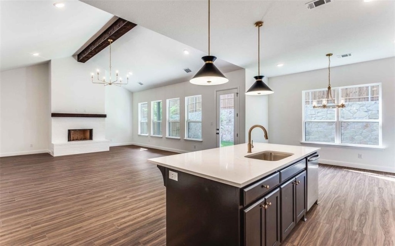786 Sterling Drive, Benbrook, TX 76126, 4 Habitaciones Habitaciones , ,3 BañosBaños,Residential,En Venta,786 Sterling Drive,20843526
