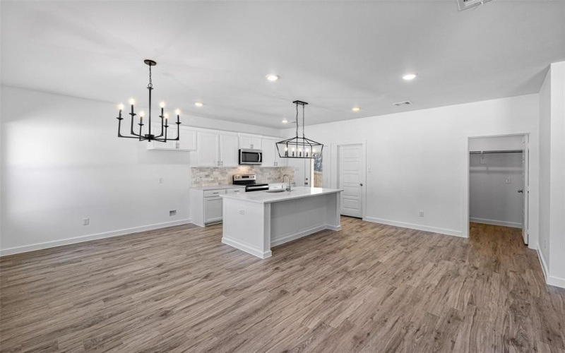 5708 Barkridge Drive, Granbury, TX 76048, 3 Bedrooms Bedrooms, ,2 BathroomsBathrooms,Residential,For Sale,5708 Barkridge Drive,20843636