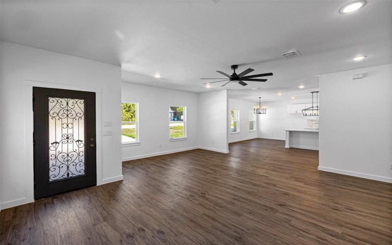 5708 Barkridge Drive, Granbury, TX 76048, 3 Bedrooms Bedrooms, ,2 BathroomsBathrooms,Residential,For Sale,5708 Barkridge Drive,20843636