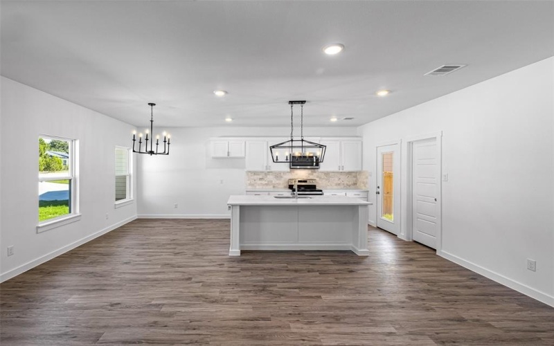 5708 Barkridge Drive, Granbury, TX 76048, 3 Bedrooms Bedrooms, ,2 BathroomsBathrooms,Residential,For Sale,5708 Barkridge Drive,20843636