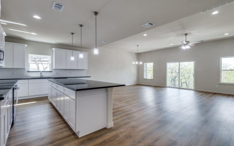 267 Jim Walter Drive, Runaway Bay, TX 76426, 3 Habitaciones Habitaciones , ,2 BañosBaños,Residential,En Venta,267 Jim Walter Drive,20843768
