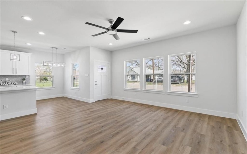 114 Griffin Street, Waxahachie, TX 75165, 3 Habitaciones Habitaciones , ,2 BañosBaños,Residential,En Venta,114 Griffin Street,20846849