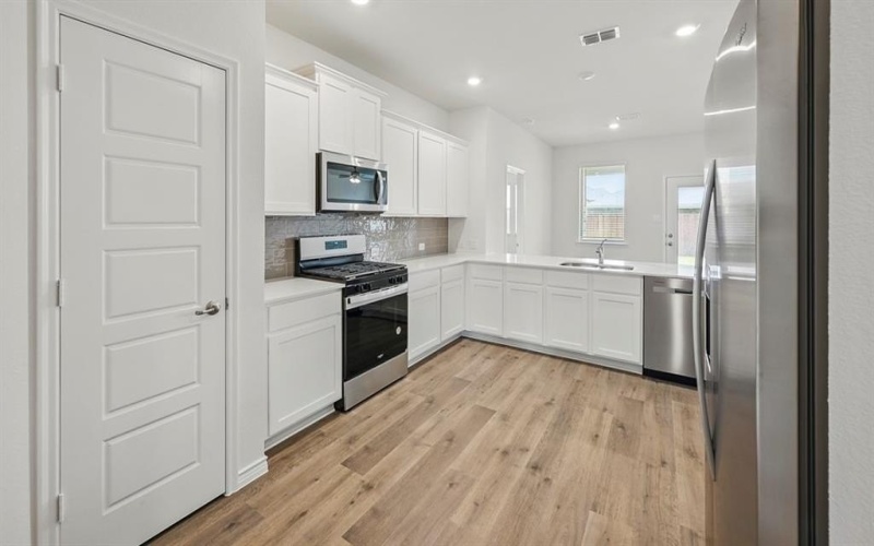 10116 Kayak Street, Aubrey, TX 76227, 4 Bedrooms Bedrooms, ,3 BathroomsBathrooms,Residential,For Sale,10116 Kayak Street,20846904