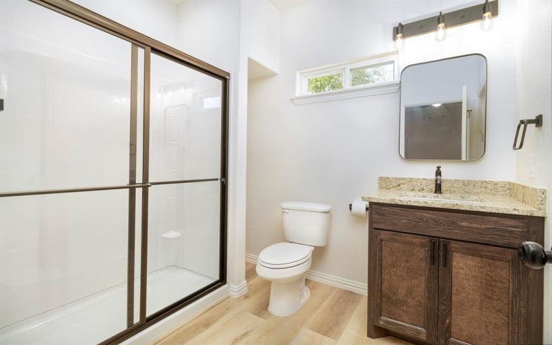 712 E 4th Avenue, Corsicana, TX 75110, 4 Habitaciones Habitaciones , ,2 BañosBaños,Residential,En Venta,712 E 4th Avenue,20847268