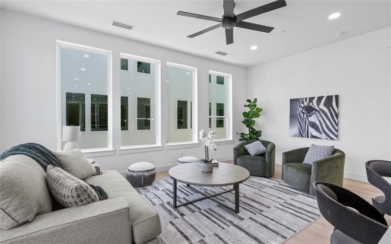 2015 California Drive #104, Dallas, TX 75204, 2 Bedrooms Bedrooms, ,2 BathroomsBathrooms,Residential Lease,For Rent,2015 California Drive,20844536