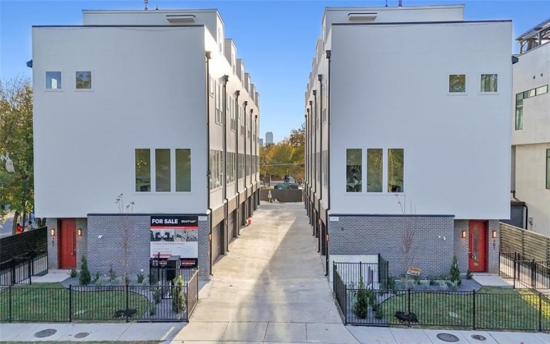 2015 California Drive #104, Dallas, TX 75204, 2 Bedrooms Bedrooms, ,2 BathroomsBathrooms,Residential Lease,For Rent,2015 California Drive,20844536