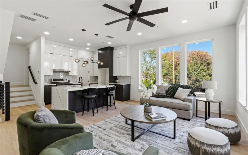 2015 California Drive #104, Dallas, TX 75204, 2 Bedrooms Bedrooms, ,2 BathroomsBathrooms,Residential Lease,For Rent,2015 California Drive,20844536