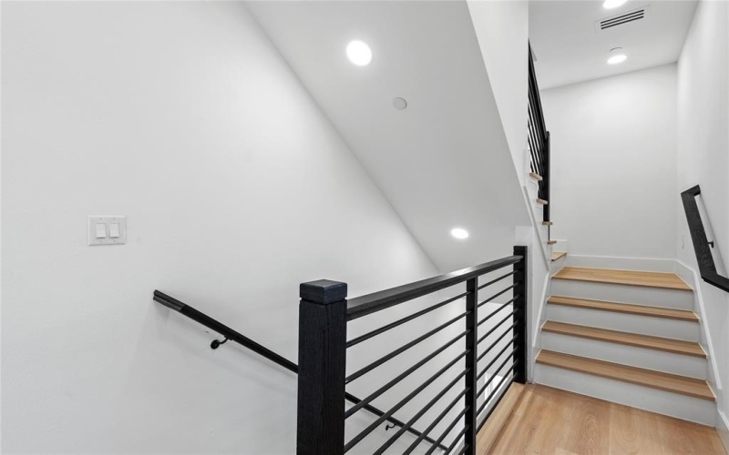 2015 California Drive #104, Dallas, TX 75204, 2 Bedrooms Bedrooms, ,2 BathroomsBathrooms,Residential Lease,For Rent,2015 California Drive,20844536