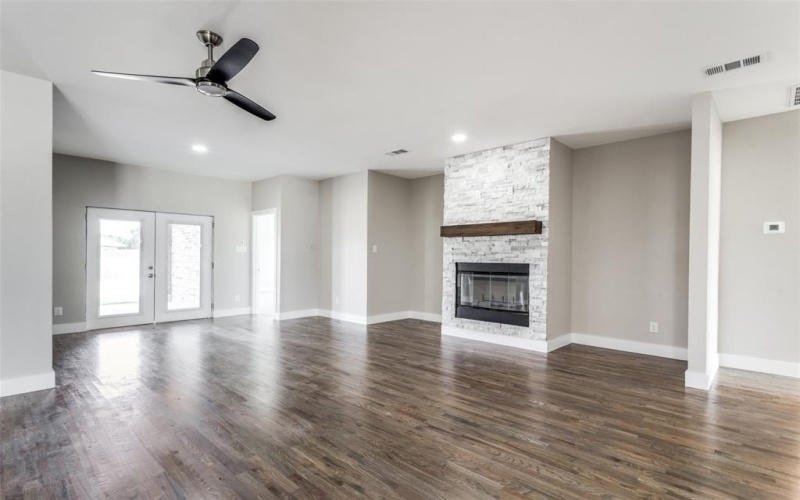 1218 Lynn Way, Waxahachie, TX 75165, 4 Bedrooms Bedrooms, ,2 BathroomsBathrooms,Residential,For Sale,1218 Lynn Way,20847447