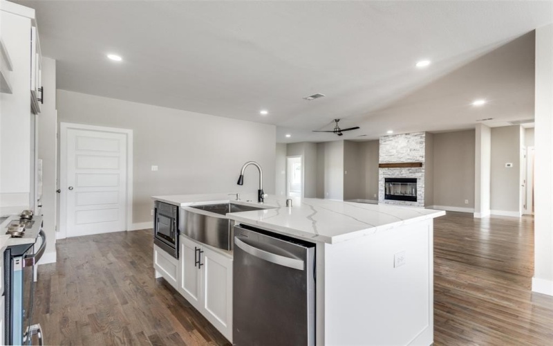 1218 Lynn Way, Waxahachie, TX 75165, 4 Bedrooms Bedrooms, ,2 BathroomsBathrooms,Residential,For Sale,1218 Lynn Way,20847447
