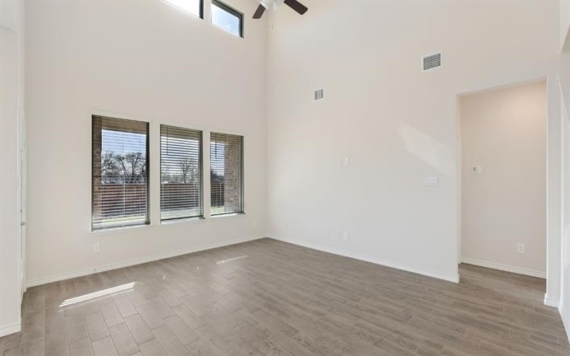 9216 Cessna Ave, McKinney, TX 75071, 4 Bedrooms Bedrooms, ,3 BathroomsBathrooms,Residential,For Sale,9216 Cessna Ave,20847457