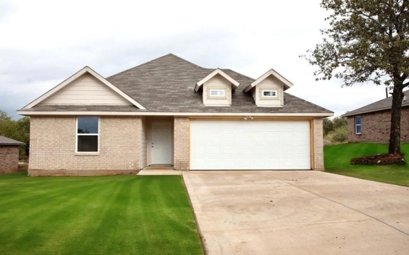 1529 Jacqueline Lane, Graham, TX 76450, 3 Bedrooms Bedrooms, ,2 BathroomsBathrooms,Residential,For Sale,1529 Jacqueline Lane,20847917