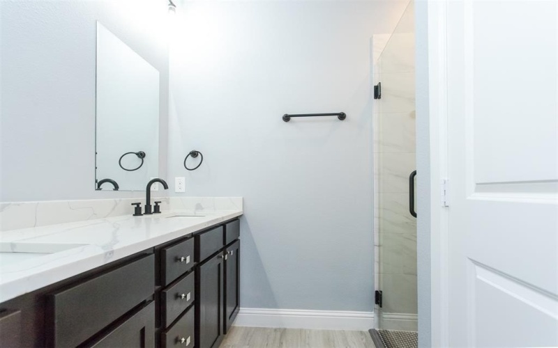 415 W Elm Street #415/417, Denison, TX 75020, 6 Bedrooms Bedrooms, ,5 BathroomsBathrooms,Residential Multi Family,For Sale,415 W Elm Street,20845283
