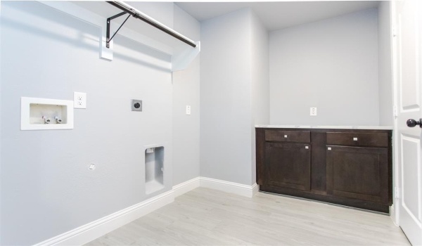 415 W Elm Street #415/417, Denison, TX 75020, 6 Bedrooms Bedrooms, ,5 BathroomsBathrooms,Residential Multi Family,For Sale,415 W Elm Street,20845283