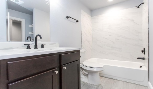 415 W Elm Street #415/417, Denison, TX 75020, 6 Bedrooms Bedrooms, ,5 BathroomsBathrooms,Residential Multi Family,For Sale,415 W Elm Street,20845283