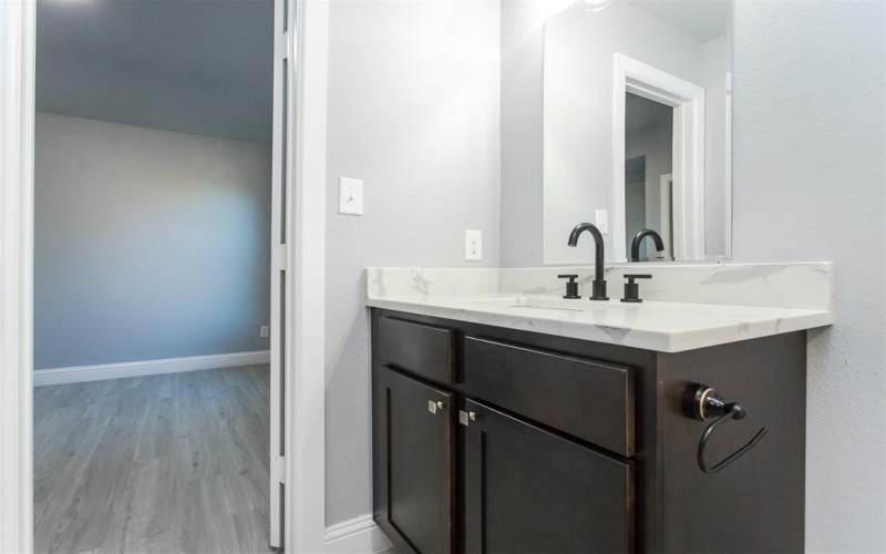 415 W Elm Street #415/417, Denison, TX 75020, 6 Bedrooms Bedrooms, ,5 BathroomsBathrooms,Residential Multi Family,For Sale,415 W Elm Street,20845283