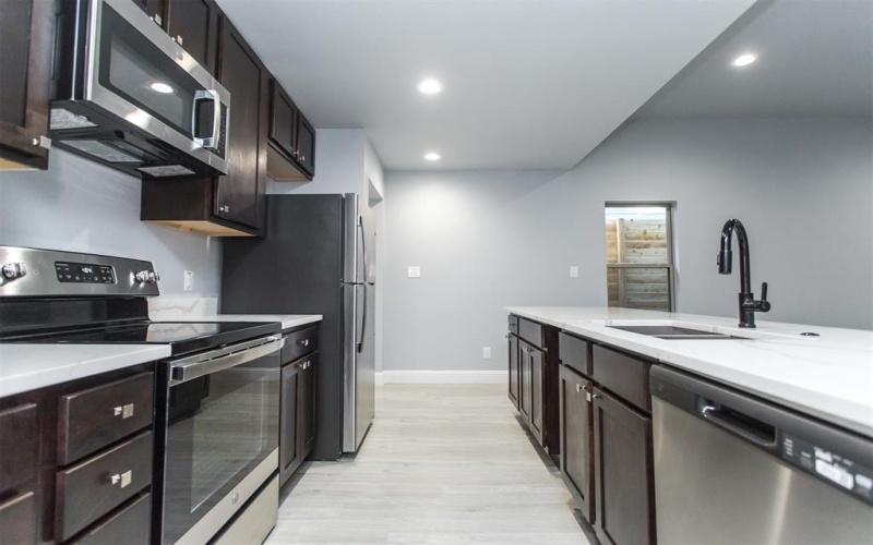 415 W Elm Street #415/417, Denison, TX 75020, 6 Bedrooms Bedrooms, ,5 BathroomsBathrooms,Residential Multi Family,For Sale,415 W Elm Street,20845283