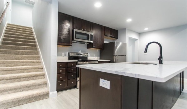 415 W Elm Street #415/417, Denison, TX 75020, 6 Bedrooms Bedrooms, ,5 BathroomsBathrooms,Residential Multi Family,For Sale,415 W Elm Street,20845283