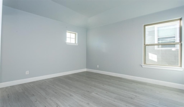 415 W Elm Street #415/417, Denison, TX 75020, 6 Bedrooms Bedrooms, ,5 BathroomsBathrooms,Residential Multi Family,For Sale,415 W Elm Street,20845283